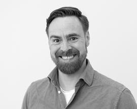 Neil Young, Skyfallsmodellerare