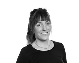 Olivia Lundström, Projektör